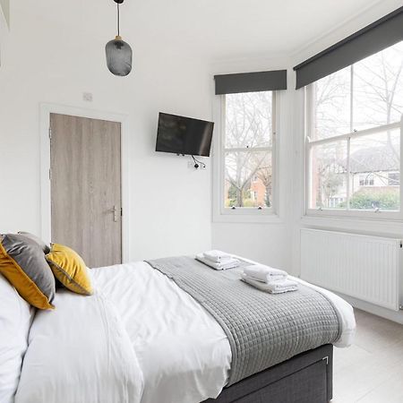 The Anson Hotel - Conveniently Located Sweet Space Near Transportation Stations London Eksteriør billede